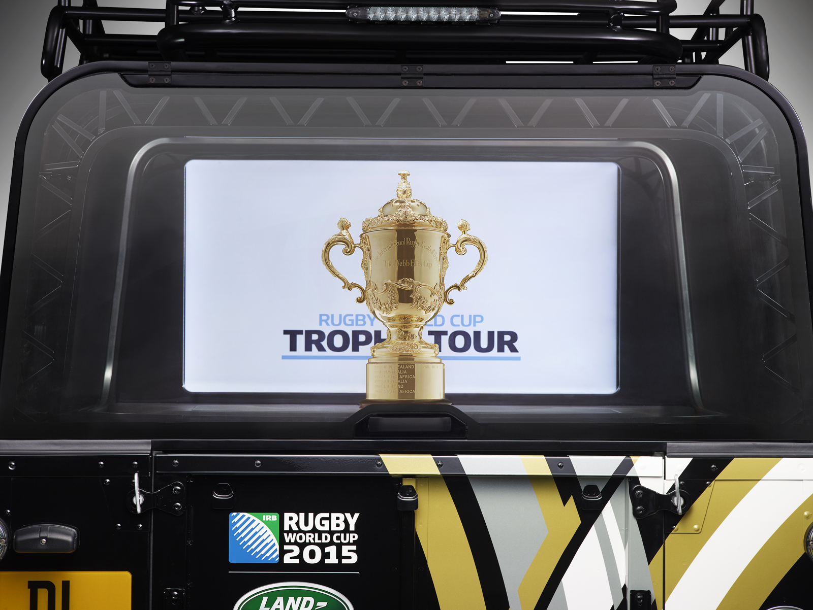 LAND ROVER REVEALS UNIQUE DEFENDER TO CARRY RUGBY WORLD CUP TROPHY