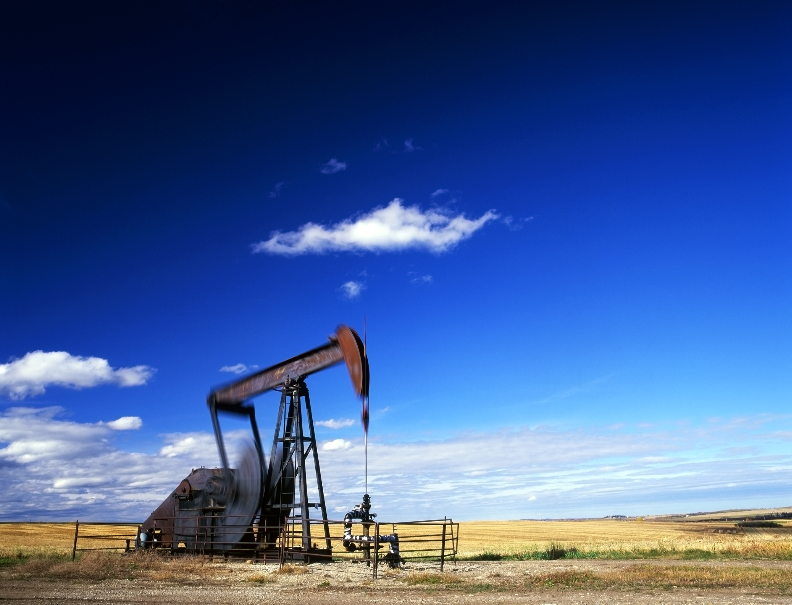 World Oil. Expansion and consolidation. - Littlegate Publishing