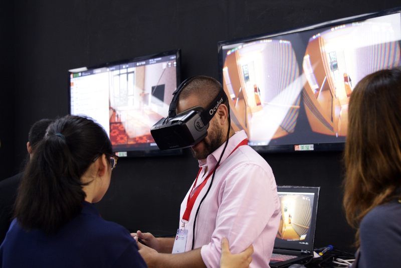 At CIFF (Guangzhou) 2016, Landbond released its "fitting room" for furniture which allows customers to "try on" the furniture in their own home using the VR headset. (PRNewsFoto/China International Furniture...)