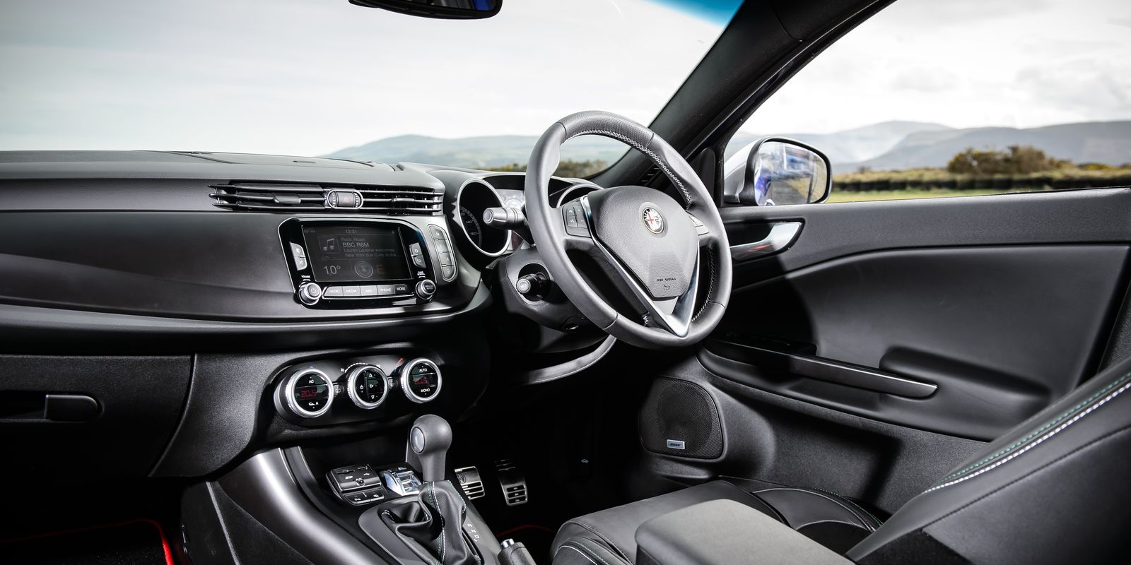 Interior Alfa Romeo Giulietta Littlegate Publishing