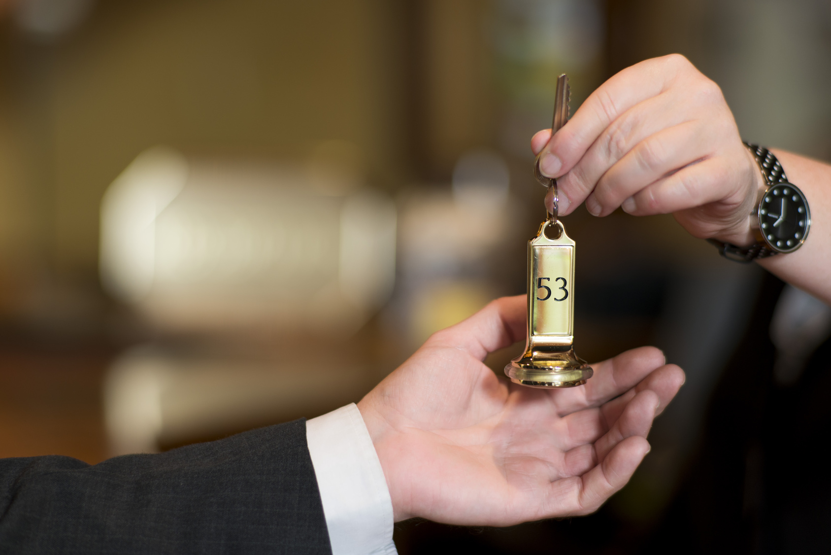 Hotelschlssel wird bergeben